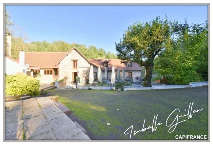 Photos 45 - Touristique - Propriéte à vendre 3 pièces NERIS LES BAINS (03) Grande maison isolée