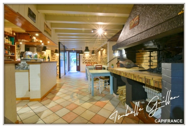 Photos 64 - Touristique - Propriéte à vendre 3 pièces NERIS LES BAINS (03) Grande maison isolée