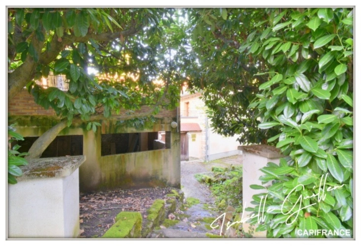 Photos 75 - Touristique - Propriéte à vendre 3 pièces NERIS LES BAINS (03) Grande maison isolée