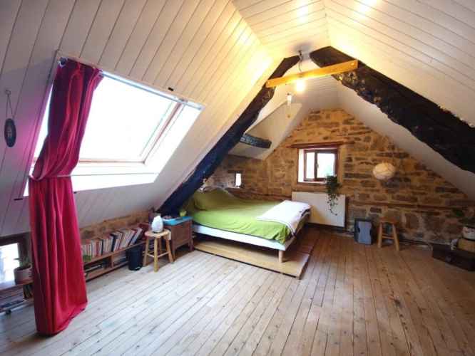 Photos 8 - Rural - House