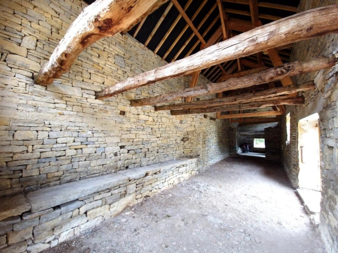 Photos 18 - Rural - House