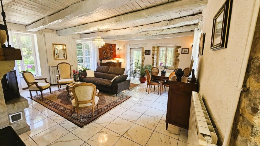 Photos 5 - Equestrian - House