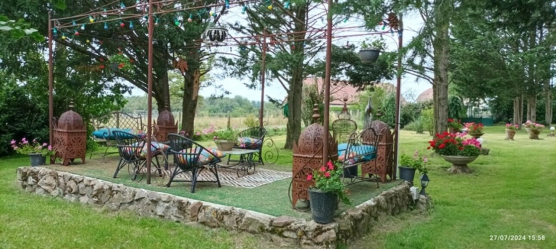 Photos 54 - Équestre - Propriété à vendre SAINT HILAIRE ( allier) comprenant une maison et un gite sur un parc de 23433 m²