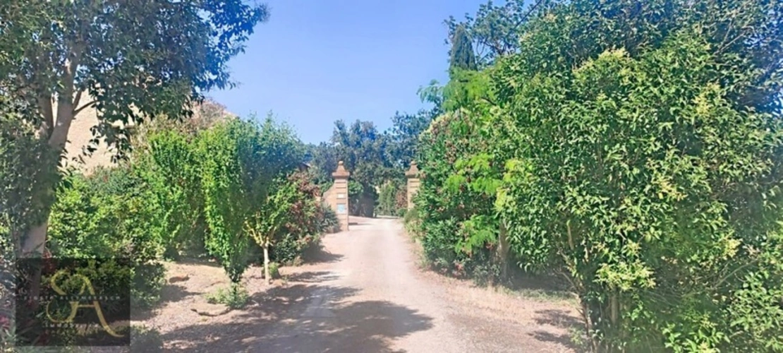 Photos 1 - Agricole - Domaine viticole & touristique de prestige – 63 ha – Proche Méditerranée