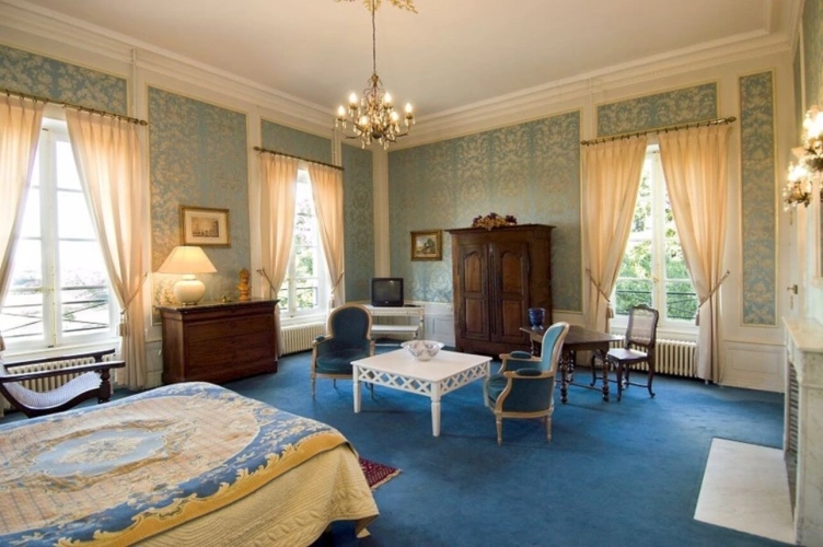 Photos 15 - Équestre - Château, installation équestre (haras) à vendre au coeur du bocage bourbonnais - Maison de gardien, club house, maison des cavaliers, boxes, écuries - Terrain de 40 hectares