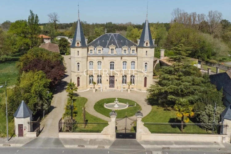 Photos 1 - Prestige - Château hôtelier et touristique à 40 min de Bordeaux