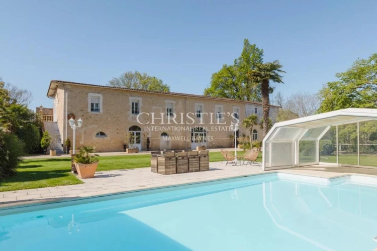 Photos 2 - Prestige - Château hôtelier et touristique à 40 min de Bordeaux