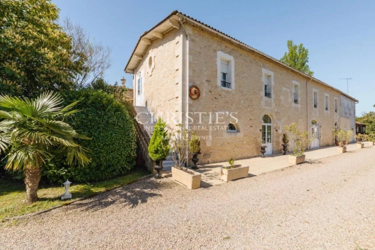 Photos 4 - Prestige - Château hôtelier et touristique à 40 min de Bordeaux