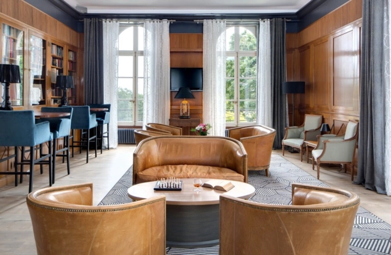 Photos 9 - Équestre - Château, installation équestre (haras) à vendre au coeur du bocage bourbonnais - Maison de gardien, club house, maison des cavaliers, boxes, écuries - Terrain de 40 hectares