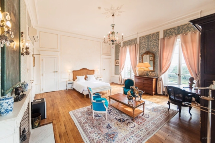 Photos 11 - Équestre - Château, installation équestre (haras) à vendre au coeur du bocage bourbonnais - Maison de gardien, club house, maison des cavaliers, boxes, écuries - Terrain de 40 hectares