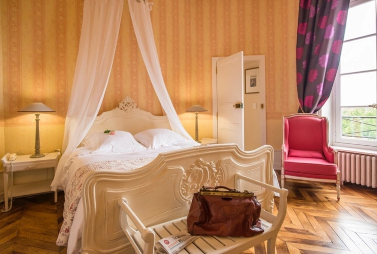 Photos 15 - Équestre - Château, installation équestre (haras) à vendre au coeur du bocage bourbonnais - Maison de gardien, club house, maison des cavaliers, boxes, écuries - Terrain de 40 hectares