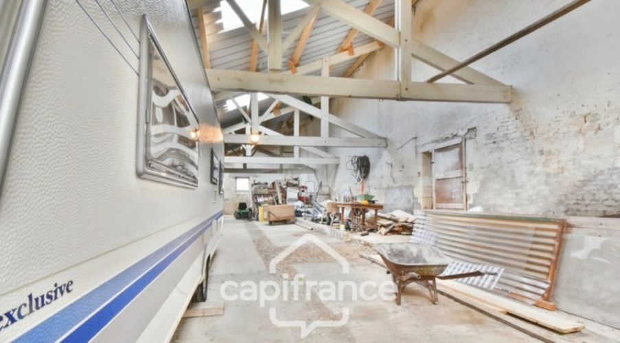 Photos 1 - Rural - Ensemble Immobilier à vendre NUAILLE D'AUNIS (17) à vendre NUAILLE D'AUNIS, ensemble immobilier d'une surface de 591,64 m2, le tout sur une parcelle cadastrée de 4710 m2