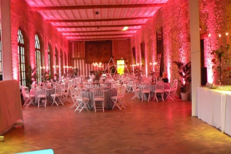 Photos 17 - Prestige - Gigantesque château de XVeme a 140km de Paris sur 40ha