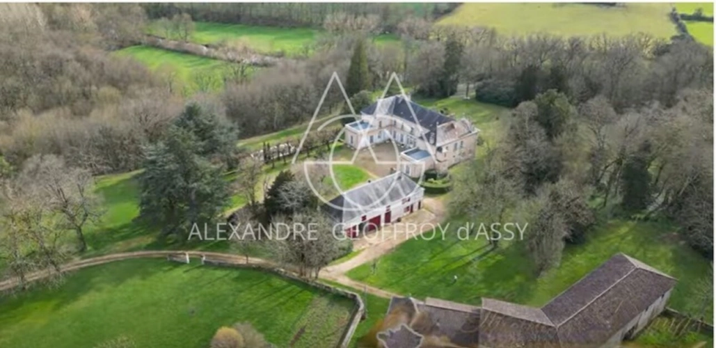 Photos 2 - Prestige - Château XIX° à vendre dans la Vienne à 2h de Paris