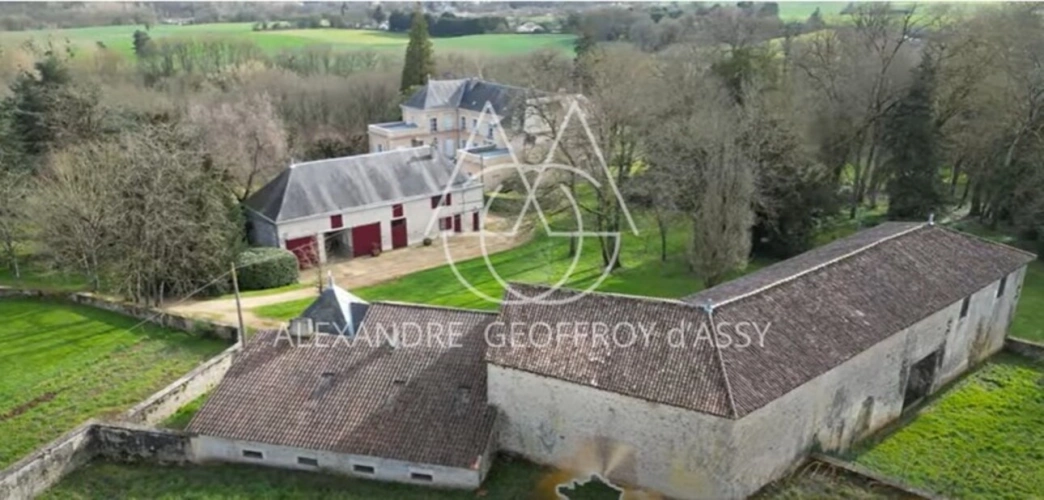 Photos 3 - Prestige - Château XIX° à vendre dans la Vienne à 2h de Paris