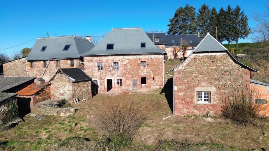 Photos 2 - Rural - House