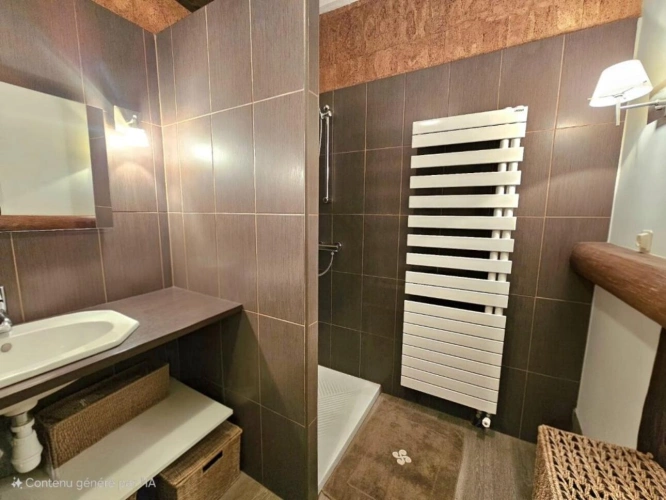 Photos 13 - Tourist - House