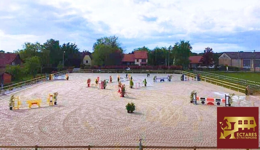 Photos 3 - Équestre - Structure complète 21 hectares attenants