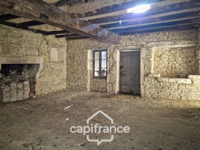 Photos 2 - Rural - In Charente Maritime, in the town of LANDES (17380), a barn to renovate on 2313m² of wooded land.