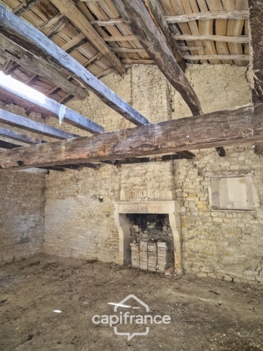 Photos 6 - Rural - In Charente Maritime, in the town of LANDES (17380), a barn to renovate on 2313m² of wooded land.