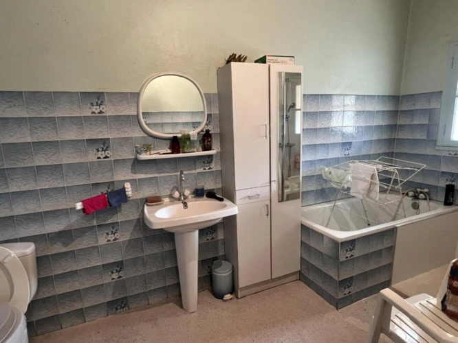 Photos 14 - Rural - Farm with outbuildings