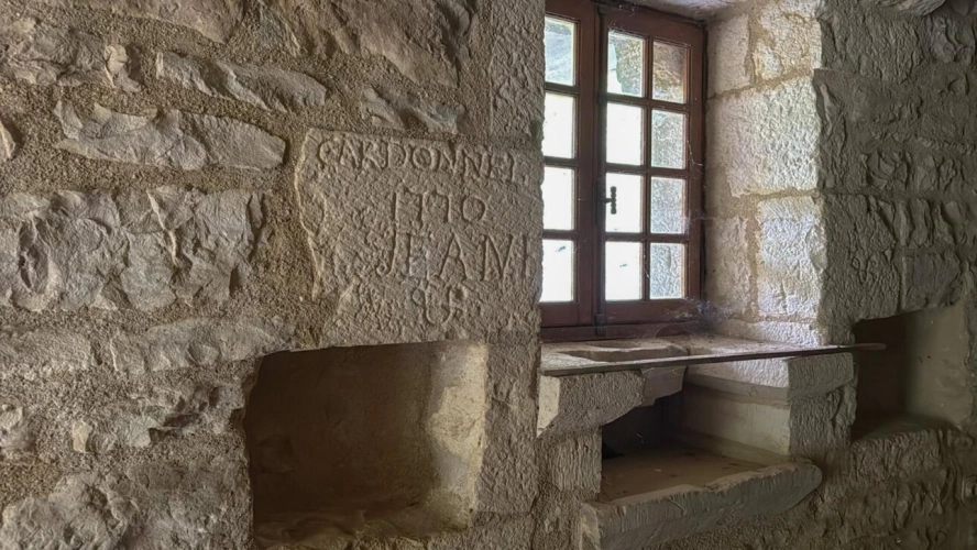 Photos 19 - Rural - Stone house