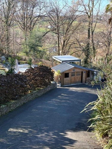 Photos 6 - Rural - House