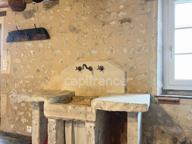 Photos 5 - Prestige - Domaine viticole avec activité touristique de 9,39 hectares - Vanzac (17)