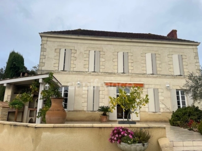 Photos 2 - Prestige - Maison de 223m2, 3 chambres, piscine, dépendances à BEAUPUY (47)