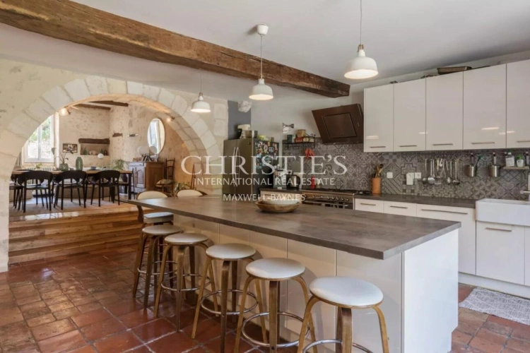 Photos 6 - Touristique - Belle maison de village avec gîte, grand jardin, cuisine d’été et piscine