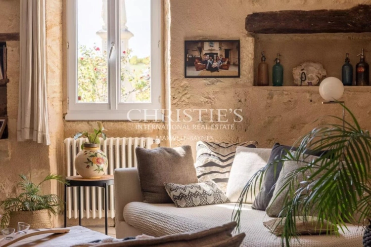 Photos 8 - Touristique - Belle maison de village avec gîte, grand jardin, cuisine d’été et piscine