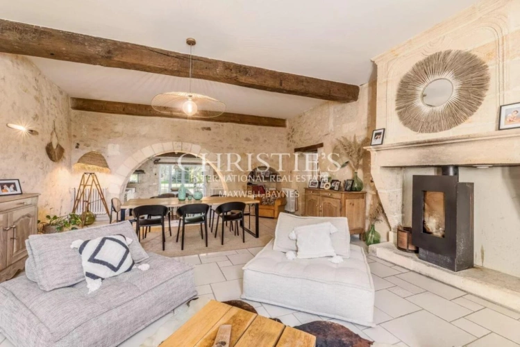 Photos 12 - Touristique - Belle maison de village avec gîte, grand jardin, cuisine d’été et piscine