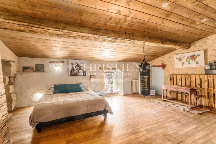 Photos 18 - Touristique - Belle maison de village avec gîte, grand jardin, cuisine d’été et piscine