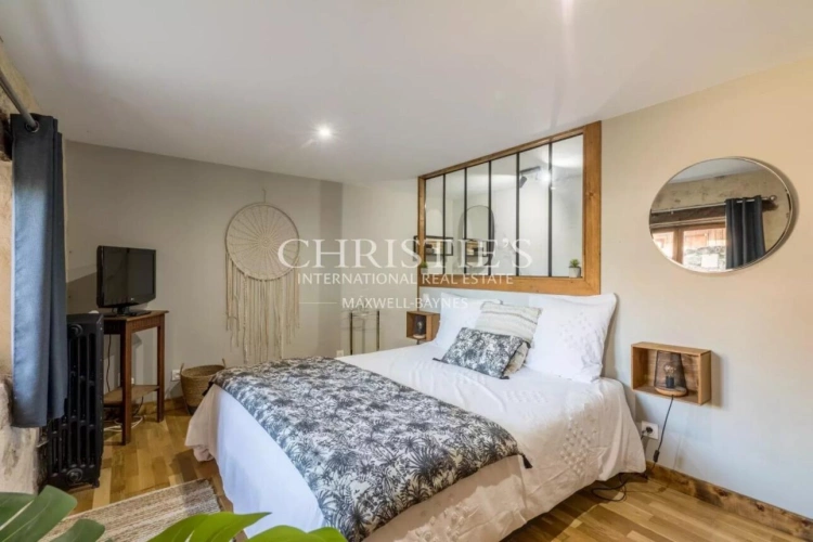 Photos 20 - Touristique - Belle maison de village avec gîte, grand jardin, cuisine d’été et piscine