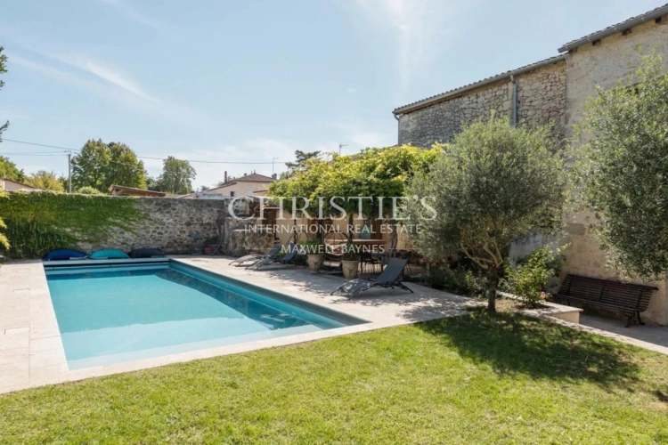 Photos 25 - Touristique - Belle maison de village avec gîte, grand jardin, cuisine d’été et piscine