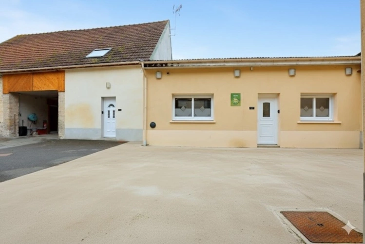 Photos 4 - Rurale - Dpt Marne (51), à vendre BISSEUIL Un ensemble de 4 gîtes en excellent état dont 12 chambres. Avec terrain et petite salle