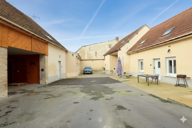 Photos 6 - Rurale - Dpt Marne (51), à vendre BISSEUIL Un ensemble de 4 gîtes en excellent état dont 12 chambres. Avec terrain et petite salle