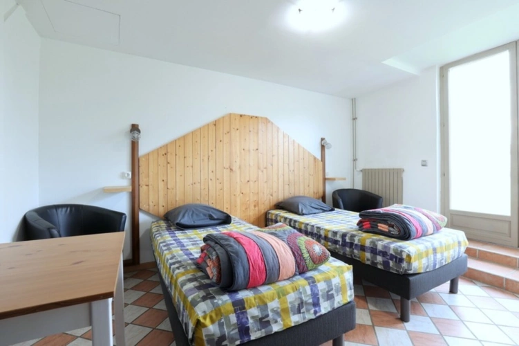 Photos 17 - Rurale - Dpt Marne (51), à vendre BISSEUIL Un ensemble de 4 gîtes en excellent état dont 12 chambres. Avec terrain et petite salle