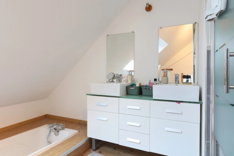 Photos 23 - Rurale - Dpt Marne (51), à vendre BISSEUIL Un ensemble de 4 gîtes en excellent état dont 12 chambres. Avec terrain et petite salle