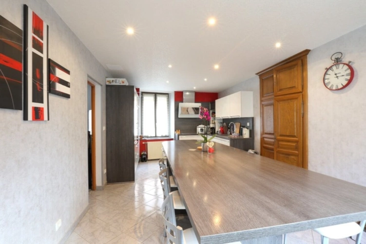 Photos 30 - Rurale - Dpt Marne (51), à vendre BISSEUIL Un ensemble de 4 gîtes en excellent état dont 12 chambres. Avec terrain et petite salle