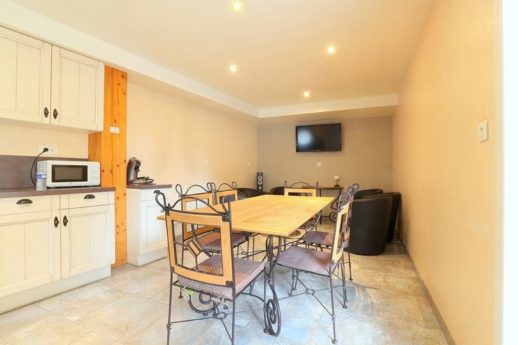 Photos 33 - Rurale - Dpt Marne (51), à vendre BISSEUIL Un ensemble de 4 gîtes en excellent état dont 12 chambres. Avec terrain et petite salle