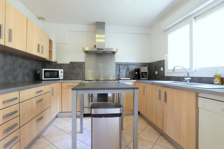 Photos 40 - Rurale - Dpt Marne (51), à vendre BISSEUIL Un ensemble de 4 gîtes en excellent état dont 12 chambres. Avec terrain et petite salle