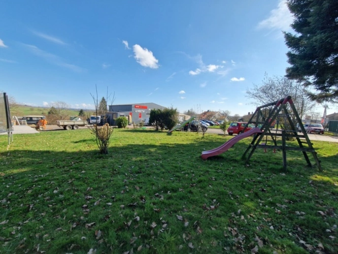 Photos 17 - Prestige - Proche de XERTIGNY (88) Propriete à vendre MAISON 4 pièces (env. 140 m2)  + GARAGE AUTOMOBILES de 900 m2 / TERRAIN 7500 m2 env