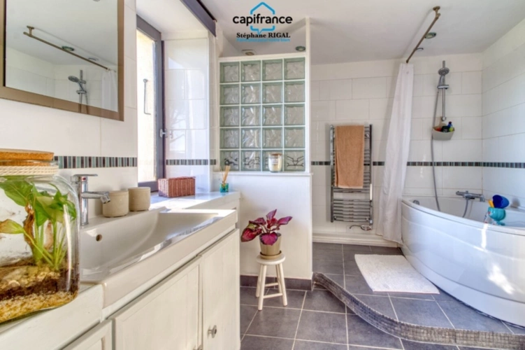 Photos 15 - Prestige - Propriete à vendre 9 pièces MONTAYRAL (47) 190m2 habitables sur terrain de 6689m2 avec piscine