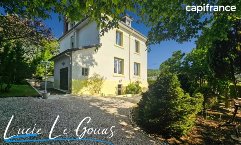 Photos 1 - Prestige - Demeure de 181m², parc clos et arboré, garage à Saulnes