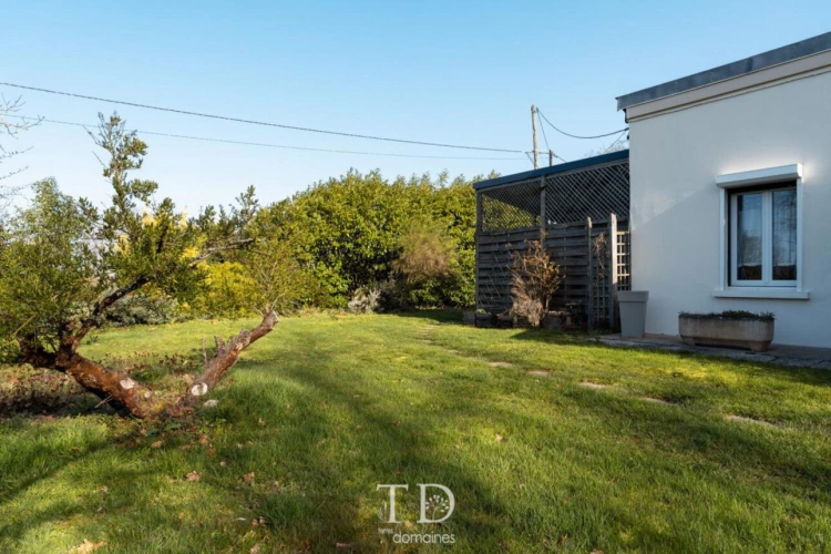 Photos 2 - Rurale - Pavillon de plain-pied   Terrain 2 300 m2   Secteur Bellevil