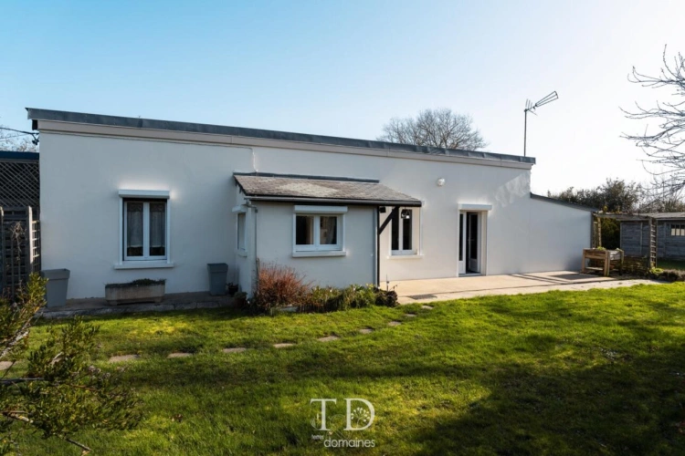 Photos 3 - Rurale - Pavillon de plain-pied   Terrain 2 300 m2   Secteur Bellevil