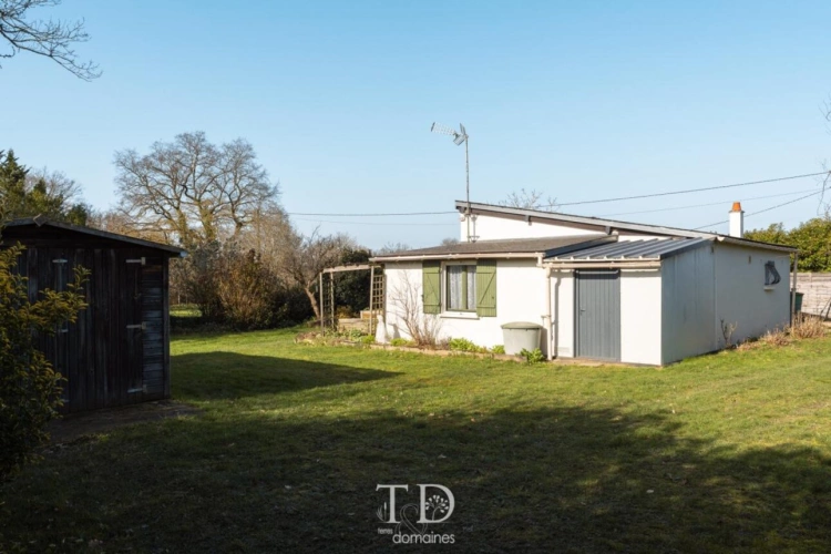 Photos 5 - Rurale - Pavillon de plain-pied   Terrain 2 300 m2   Secteur Bellevil