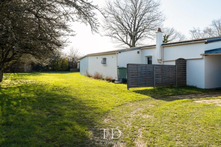 Photos 6 - Rurale - Pavillon de plain-pied   Terrain 2 300 m2   Secteur Bellevil