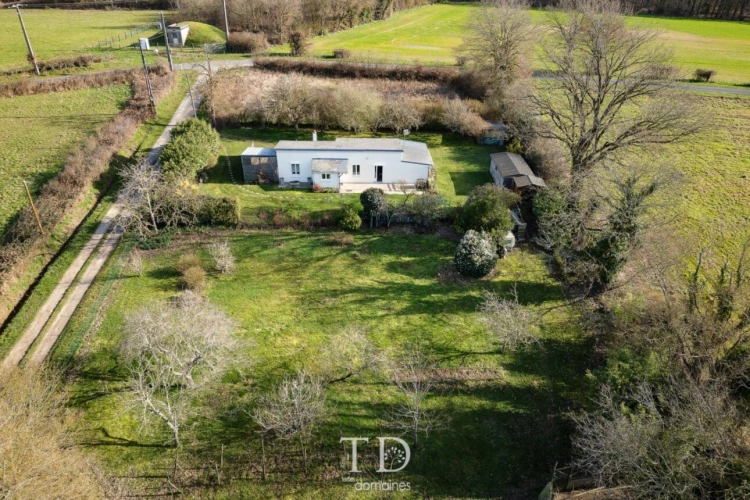 Photos 13 - Rurale - Pavillon de plain-pied   Terrain 2 300 m2   Secteur Bellevil